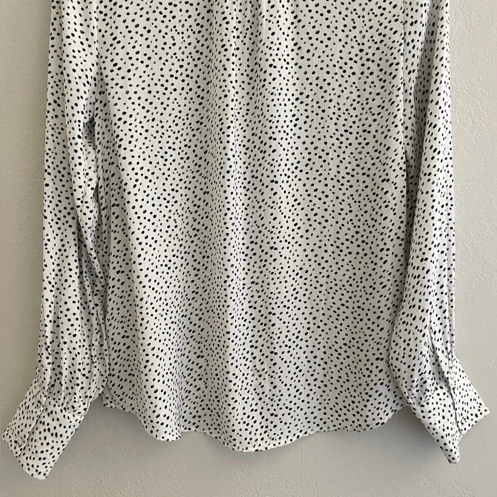Elegant Black and‎ White Polka Dot Blouse - Picture 5 of 6